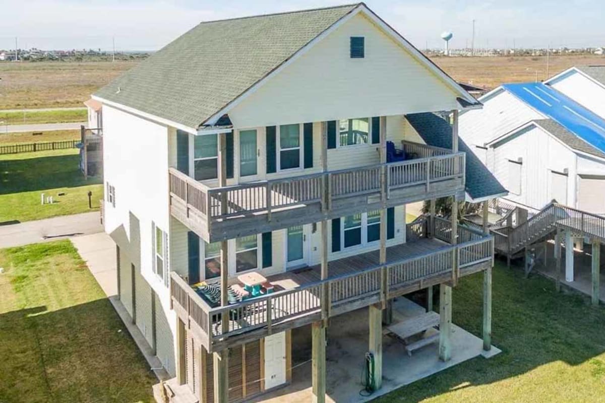 W. Ventura Dr. Galveston Vacation Rental at Spanish Grant Beach